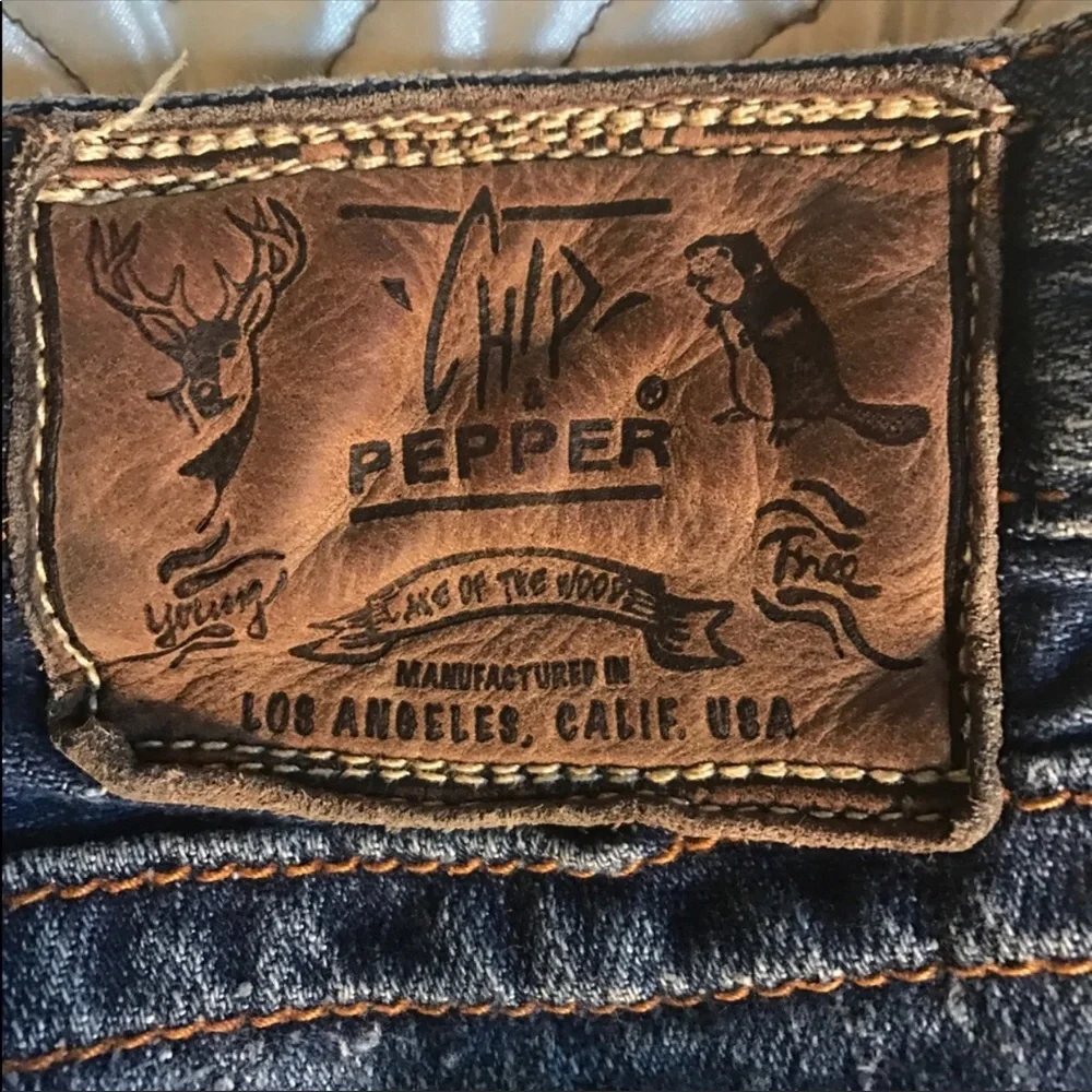 Vtg Y2K Chip and Pepper long leather button shorts jorts- back to school/ campus